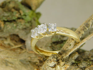 9ct yellow gold diamond ring Clearance