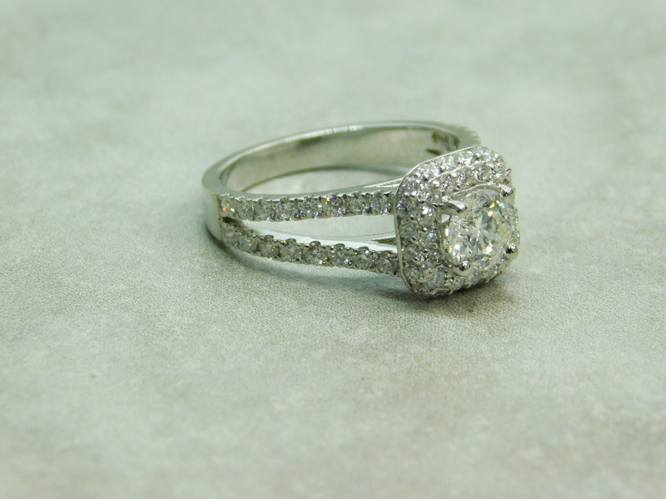 Ladies Engagement Ring